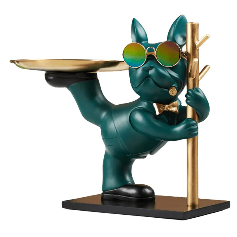 Sculpture de chien acrobate vert avec lunettes miroir et plateau doré — objet déco original et audacieux, idéal pour apporter une touche d’humour et de style à votre intérieur moderne