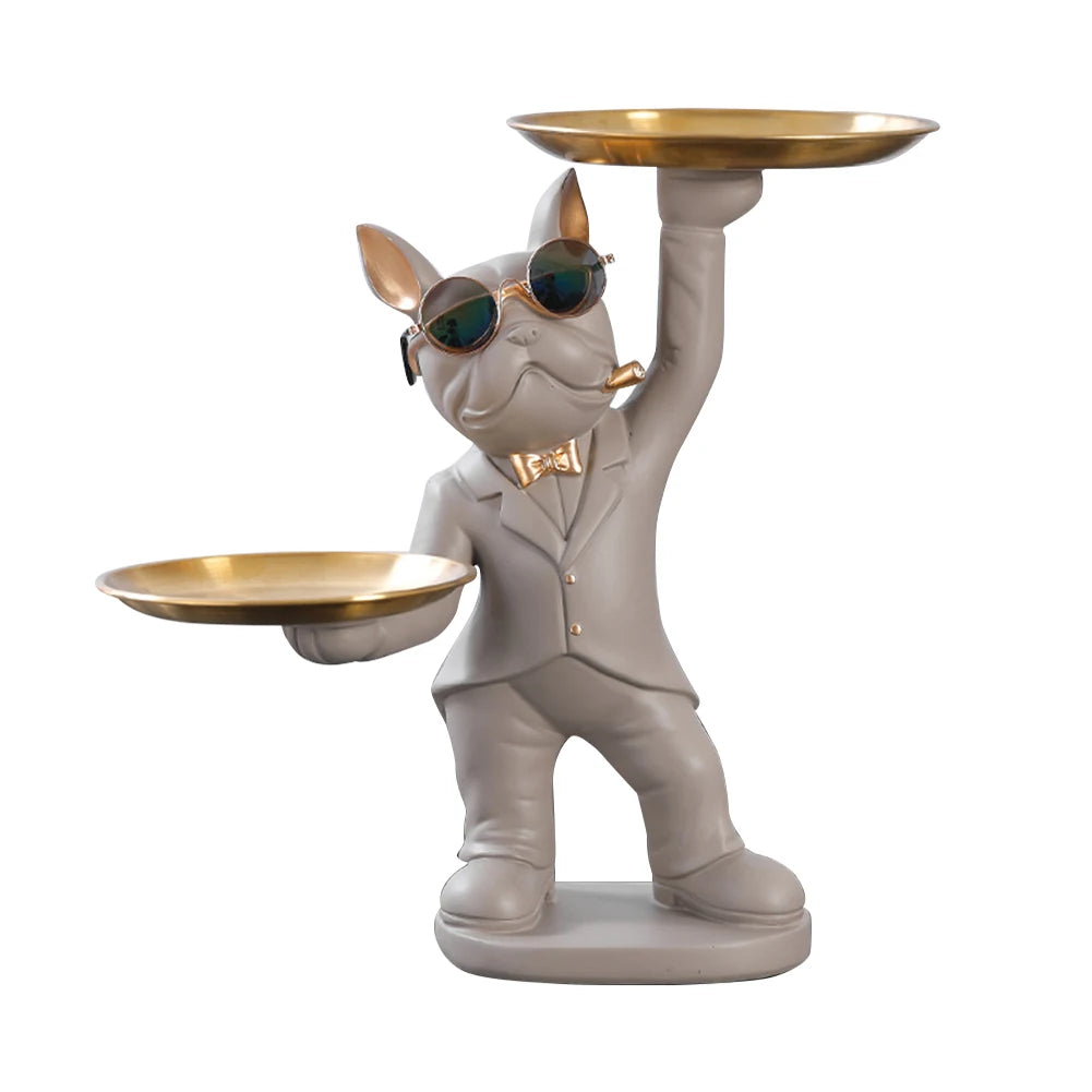 Sculpture déco chien beige en costume avec lunettes miroir et double plateau doré — un objet original, chic et pratique pour une touche fun dans un intérieur moderne.