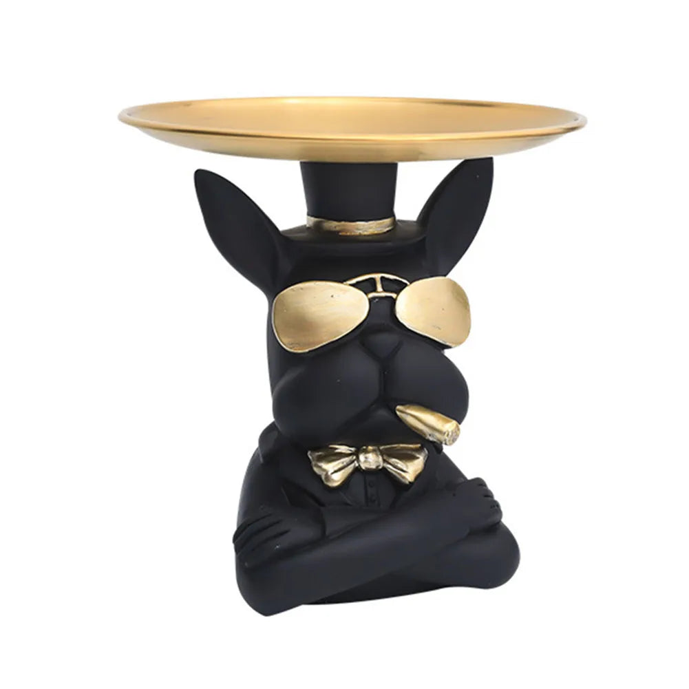 Sculpture chien noir au look chic avec plateau doré, lunettes noires et cigare doré – objet déco tendance et audacieux pour intérieur moderne et décalé