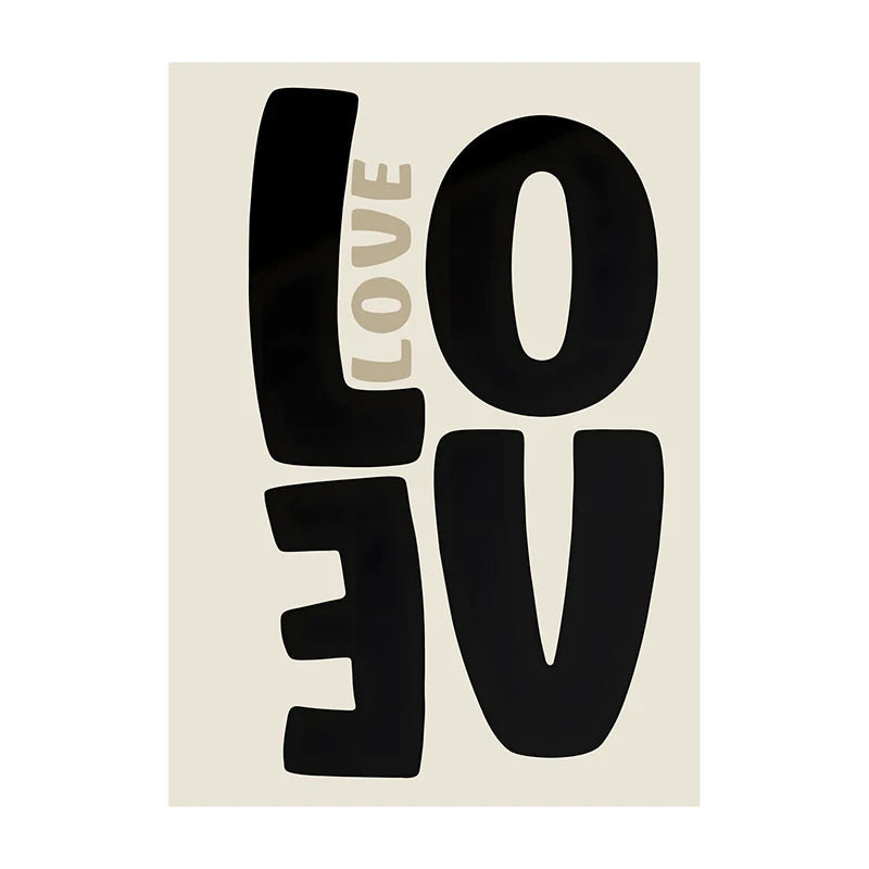 Affiche typographique “LOVE” en lettres noires stylisées sur fond beige, design graphique moderne parfait pour une déco minimaliste et contemporaine.