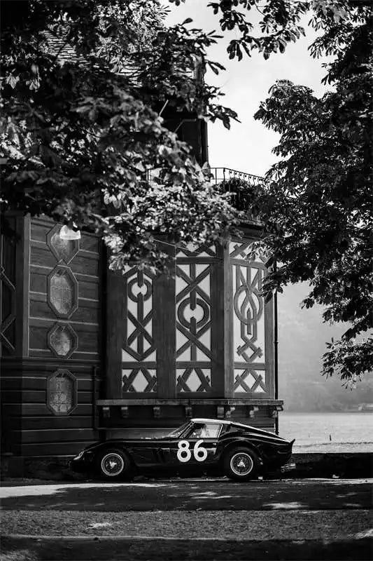 Collection Noir et Blanc : Esthétique Rétro & Mécanique de Légende